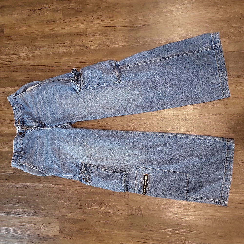 Wide Leg Cargo Jeans